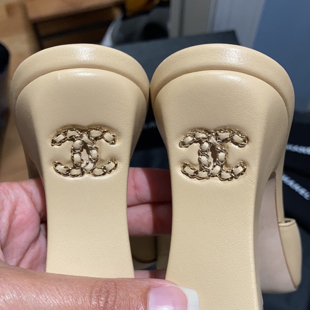 Chanel 2020-2021 Mule CC Logo Beige